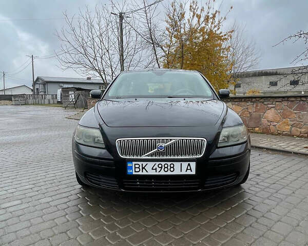 Черный Вольво В50, объемом двигателя 2 л и пробегом 300 тыс. км за 4000 $, фото 4 на Automoto.ua