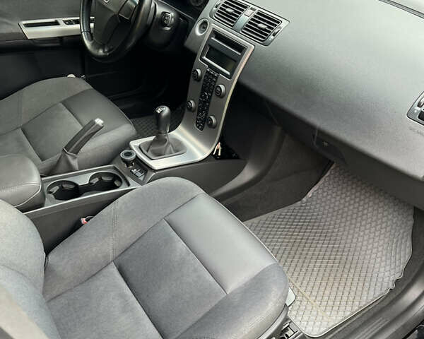 Чорний Вольво V50, об'ємом двигуна 1.6 л та пробігом 340 тис. км за 5000 $, фото 17 на Automoto.ua