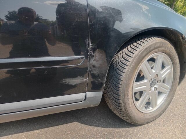 Черный Вольво В50, объемом двигателя 2 л и пробегом 370 тыс. км за 5000 $, фото 14 на Automoto.ua
