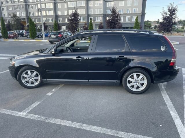 Черный Вольво В50, объемом двигателя 1.6 л и пробегом 395 тыс. км за 4700 $, фото 4 на Automoto.ua