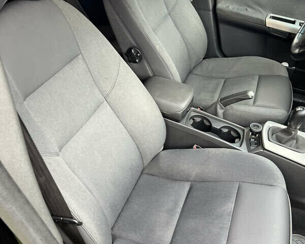 Чорний Вольво V50, об'ємом двигуна 1.6 л та пробігом 340 тис. км за 5000 $, фото 18 на Automoto.ua