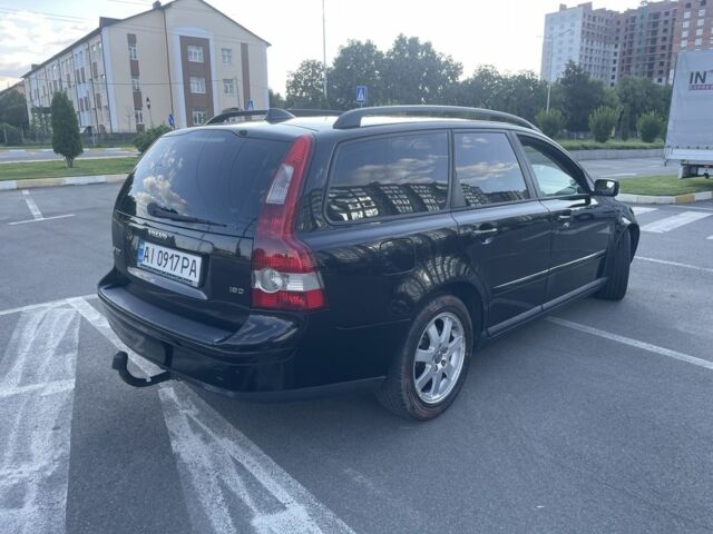 Черный Вольво В50, объемом двигателя 1.6 л и пробегом 395 тыс. км за 4700 $, фото 3 на Automoto.ua