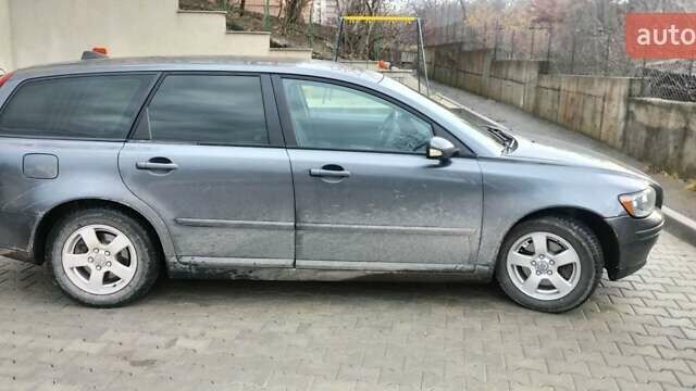 Черный Вольво В50, объемом двигателя 1.56 л и пробегом 296 тыс. км за 4500 $, фото 5 на Automoto.ua