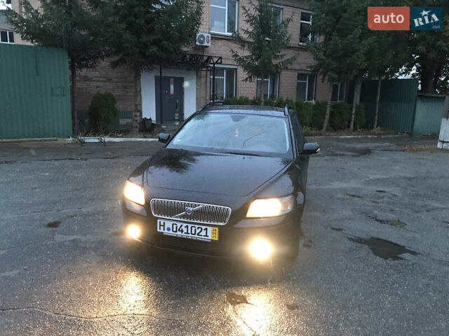 Черный Вольво В50, объемом двигателя 2 л и пробегом 275 тыс. км за 3350 $, фото 1 на Automoto.ua