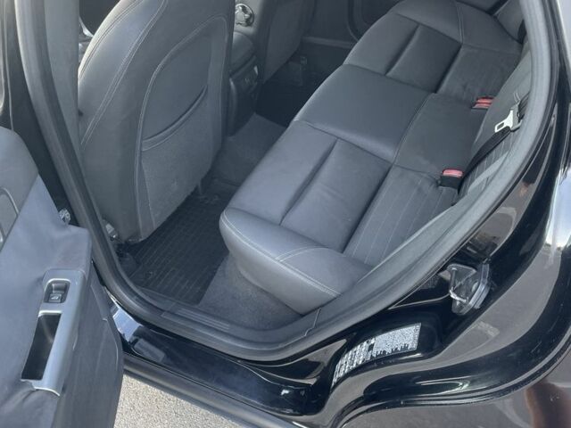 Черный Вольво В50, объемом двигателя 1.6 л и пробегом 395 тыс. км за 4700 $, фото 11 на Automoto.ua