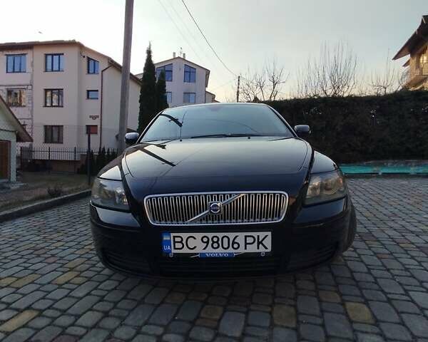 Черный Вольво В50, объемом двигателя 2 л и пробегом 290 тыс. км за 4800 $, фото 1 на Automoto.ua