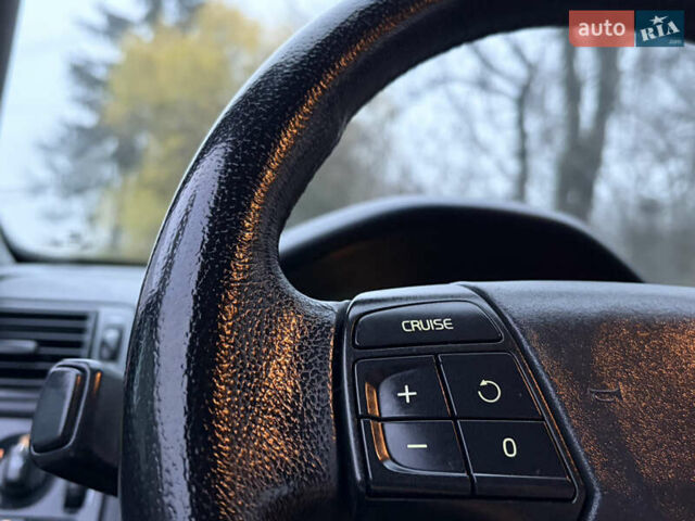 Чорний Вольво V50, об'ємом двигуна 1.8 л та пробігом 243 тис. км за 5490 $, фото 28 на Automoto.ua