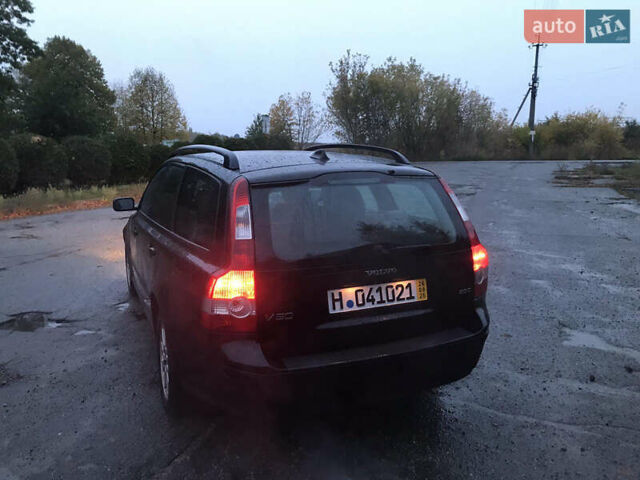 Черный Вольво В50, объемом двигателя 2 л и пробегом 275 тыс. км за 3350 $, фото 6 на Automoto.ua
