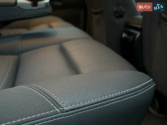 Чорний Вольво V50, об'ємом двигуна 1.8 л та пробігом 243 тис. км за 5490 $, фото 15 на Automoto.ua