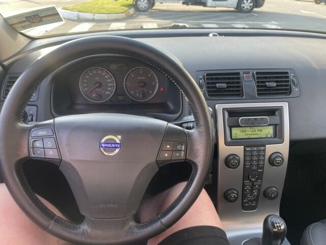 Черный Вольво В50, объемом двигателя 1.6 л и пробегом 395 тыс. км за 4700 $, фото 15 на Automoto.ua