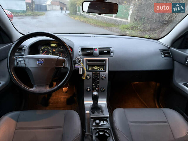 Чорний Вольво V50, об'ємом двигуна 1.8 л та пробігом 243 тис. км за 5490 $, фото 3 на Automoto.ua
