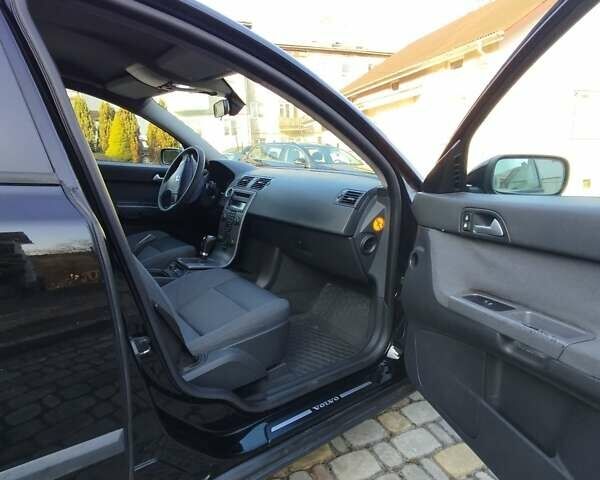 Черный Вольво В50, объемом двигателя 2 л и пробегом 290 тыс. км за 4800 $, фото 13 на Automoto.ua