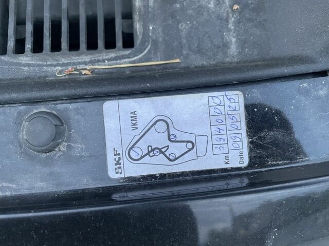 Черный Вольво В50, объемом двигателя 1.6 л и пробегом 395 тыс. км за 4700 $, фото 9 на Automoto.ua