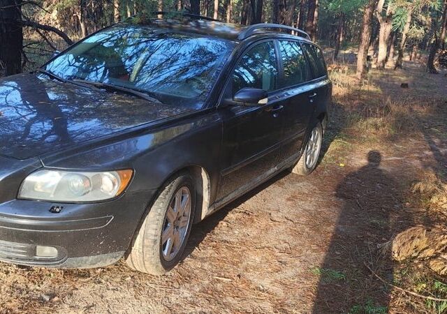 Черный Вольво В50, объемом двигателя 2 л и пробегом 360 тыс. км за 2500 $, фото 3 на Automoto.ua