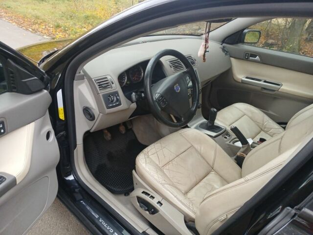 Вольво В50 2006 в Бердичеве на Automoto.ua Черный Вольво В50, объемом двигателя 2.4 л и пробегом 260 тыс. км за 5800 $, фото 5 на Automoto.ua