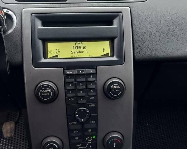 Черный Вольво В50, объемом двигателя 1.6 л и пробегом 273 тыс. км за 5150 $, фото 25 на Automoto.ua