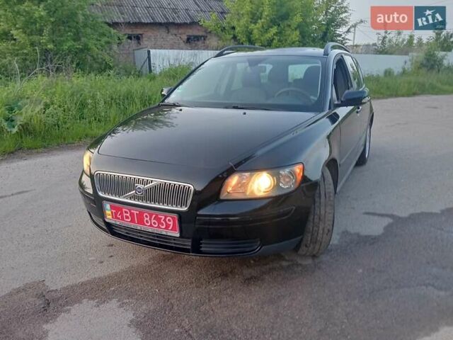 Черный Вольво В50, объемом двигателя 1.6 л и пробегом 242 тыс. км за 4700 $, фото 4 на Automoto.ua