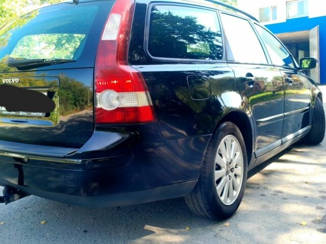 Чорний Вольво V50, об'ємом двигуна 2 л та пробігом 300 тис. км за 2549 $, фото 3 на Automoto.ua