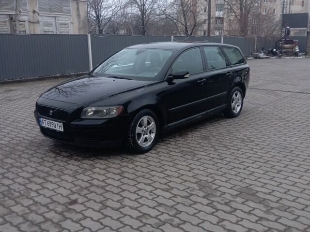 Черный Вольво В50, объемом двигателя 1.6 л и пробегом 270 тыс. км за 3950 $, фото 1 на Automoto.ua