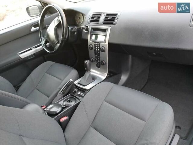 Чорний Вольво V50, об'ємом двигуна 1.6 л та пробігом 215 тис. км за 5500 $, фото 20 на Automoto.ua