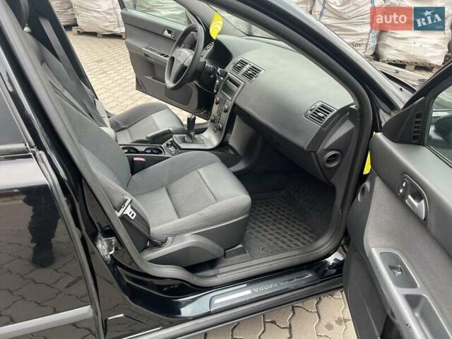 Черный Вольво В50, объемом двигателя 1.56 л и пробегом 270 тыс. км за 3950 $, фото 8 на Automoto.ua