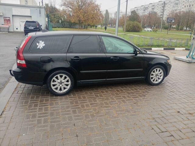 Вольво В50 2006 в Харькове на Automoto.ua Черный Вольво В50, объемом двигателя 2 л и пробегом 320 тыс. км за 3300 $, фото 5 на Automoto.ua