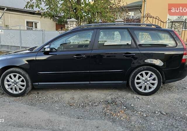 Черный Вольво В50, объемом двигателя 1.56 л и пробегом 200 тыс. км за 5900 $, фото 4 на Automoto.ua
