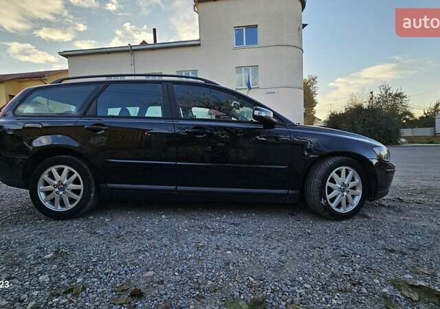 Черный Вольво В50, объемом двигателя 1.56 л и пробегом 200 тыс. км за 5900 $, фото 2 на Automoto.ua