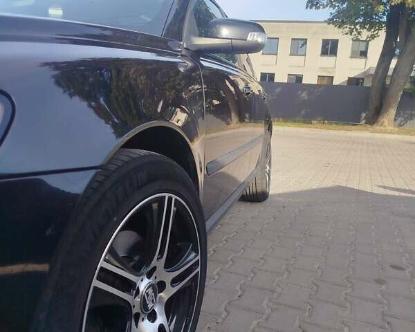 Черный Вольво В50, объемом двигателя 1.8 л и пробегом 263 тыс. км за 5900 $, фото 6 на Automoto.ua