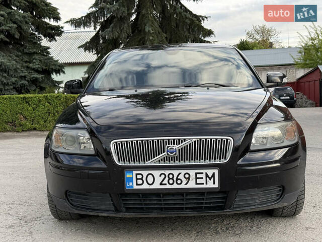 Черный Вольво В50, объемом двигателя 2 л и пробегом 285 тыс. км за 4999 $, фото 1 на Automoto.ua