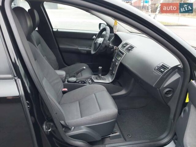 Черный Вольво В50, объемом двигателя 1.6 л и пробегом 273 тыс. км за 5150 $, фото 18 на Automoto.ua