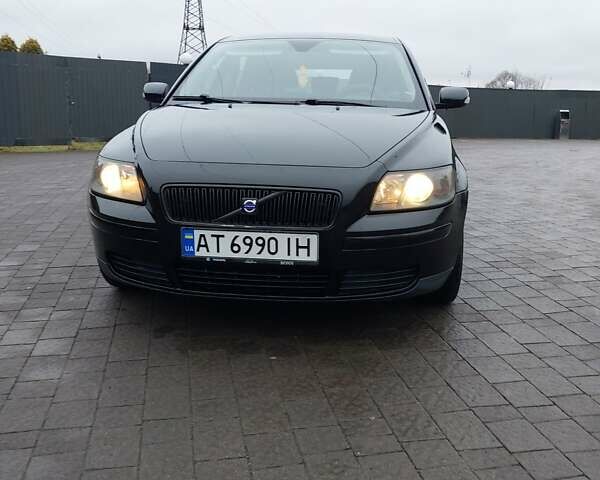 Черный Вольво В50, объемом двигателя 1.6 л и пробегом 273 тыс. км за 5150 $, фото 2 на Automoto.ua