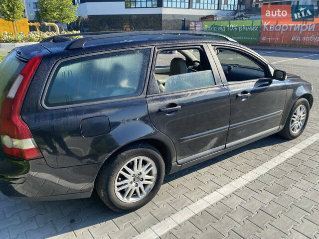 Черный Вольво В50, объемом двигателя 1.56 л и пробегом 397 тыс. км за 4600 $, фото 2 на Automoto.ua