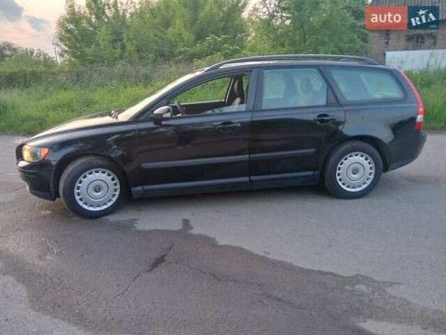 Черный Вольво В50, объемом двигателя 1.6 л и пробегом 242 тыс. км за 4700 $, фото 5 на Automoto.ua