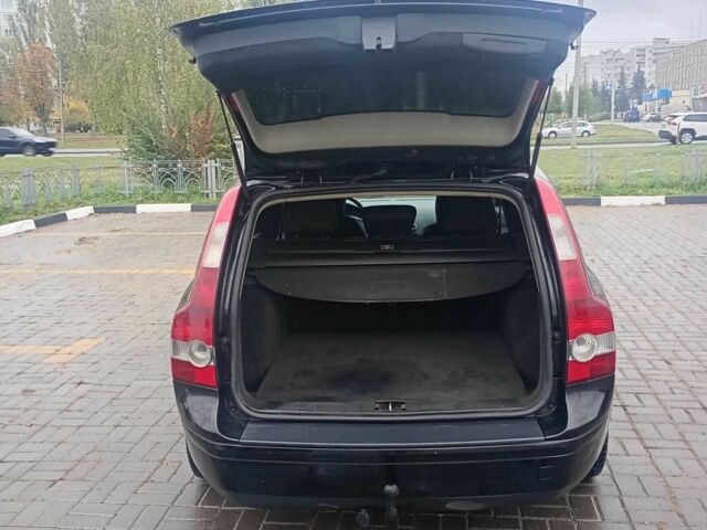 Вольво В50 2006 в Харькове на Automoto.ua Черный Вольво В50, объемом двигателя 2 л и пробегом 320 тыс. км за 3300 $, фото 7 на Automoto.ua