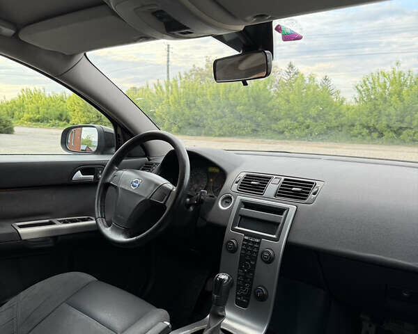 Черный Вольво В50, объемом двигателя 2 л и пробегом 285 тыс. км за 4999 $, фото 32 на Automoto.ua