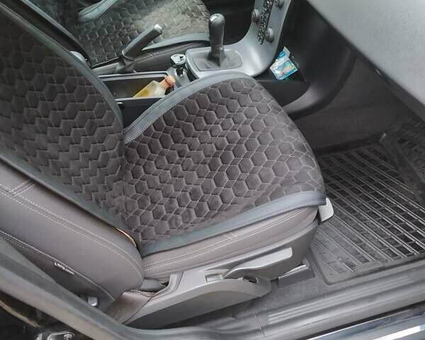 Черный Вольво В50, объемом двигателя 1.8 л и пробегом 330 тыс. км за 4999 $, фото 3 на Automoto.ua