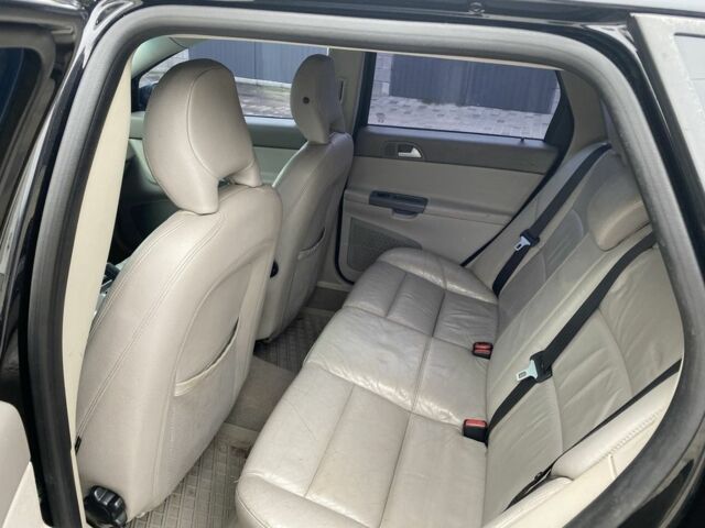 Черный Вольво В50, объемом двигателя 2 л и пробегом 300 тыс. км за 4900 $, фото 7 на Automoto.ua