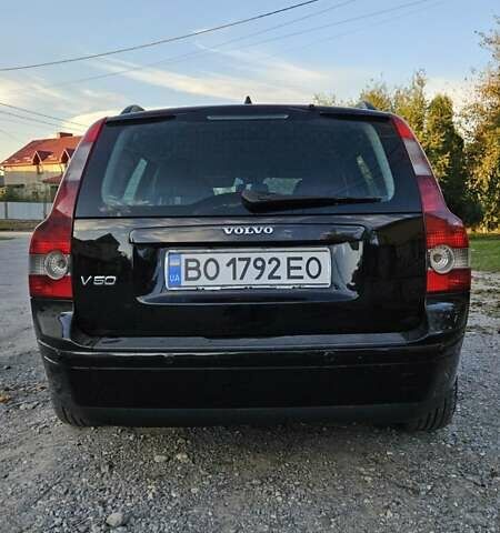 Черный Вольво В50, объемом двигателя 1.56 л и пробегом 200 тыс. км за 5900 $, фото 3 на Automoto.ua