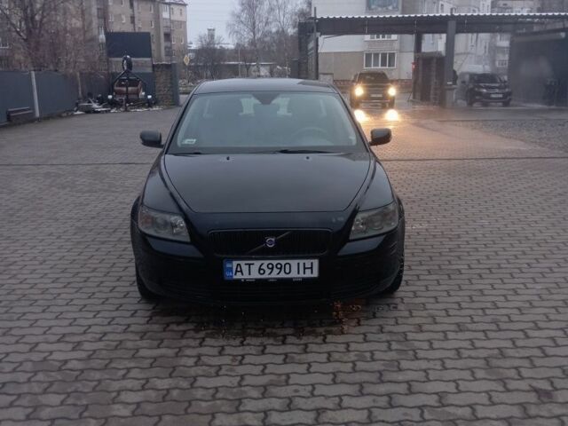 Черный Вольво В50, объемом двигателя 1.6 л и пробегом 270 тыс. км за 3950 $, фото 2 на Automoto.ua