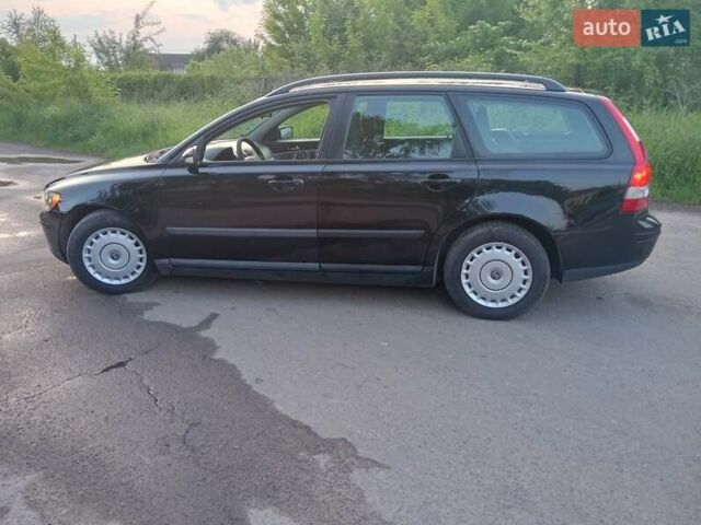 Черный Вольво В50, объемом двигателя 1.6 л и пробегом 242 тыс. км за 4700 $, фото 7 на Automoto.ua