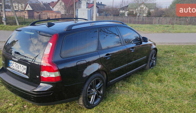 Черный Вольво В50, объемом двигателя 1.8 л и пробегом 240 тыс. км за 5600 $, фото 3 на Automoto.ua