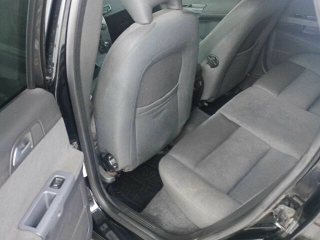 Вольво В50 2006 в Харькове на Automoto.ua Черный Вольво В50, объемом двигателя 2 л и пробегом 320 тыс. км за 3300 $, фото 10 на Automoto.ua