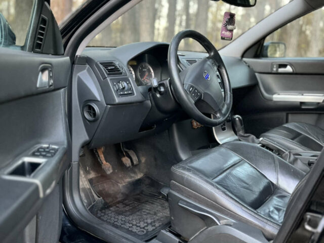 Черный Вольво В50, объемом двигателя 2 л и пробегом 365 тыс. км за 5500 $, фото 6 на Automoto.ua