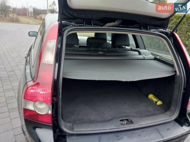 Черный Вольво В50, объемом двигателя 1.6 л и пробегом 273 тыс. км за 4850 $, фото 14 на Automoto.ua