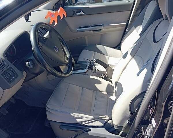 Черный Вольво В50, объемом двигателя 1.56 л и пробегом 350 тыс. км за 6300 $, фото 2 на Automoto.ua