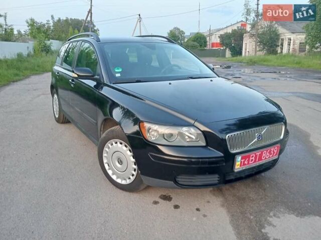 Черный Вольво В50, объемом двигателя 1.6 л и пробегом 242 тыс. км за 4700 $, фото 1 на Automoto.ua