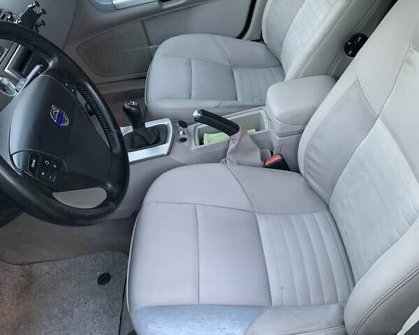 Чорний Вольво V50, об'ємом двигуна 1.6 л та пробігом 280 тис. км за 6500 $, фото 19 на Automoto.ua