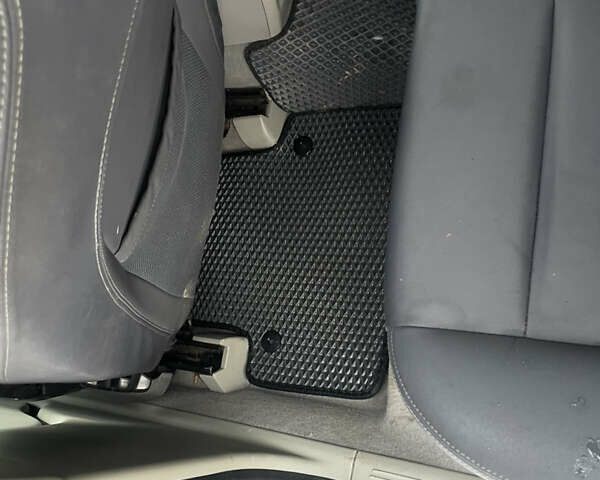 Чорний Вольво V50, об'ємом двигуна 2 л та пробігом 321 тис. км за 5700 $, фото 6 на Automoto.ua