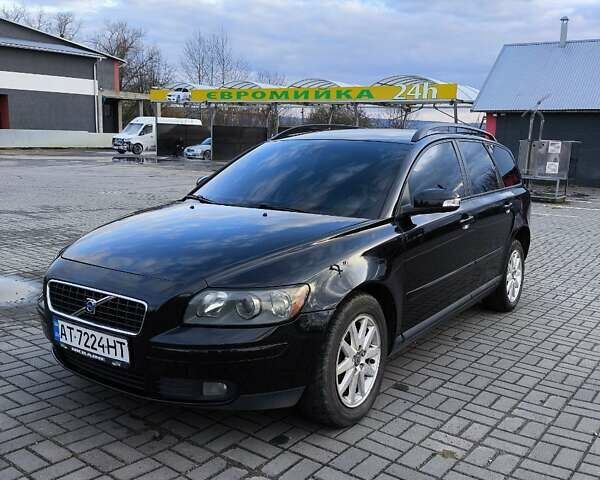 Черный Вольво В50, объемом двигателя 1.8 л и пробегом 236 тыс. км за 5974 $, фото 2 на Automoto.ua